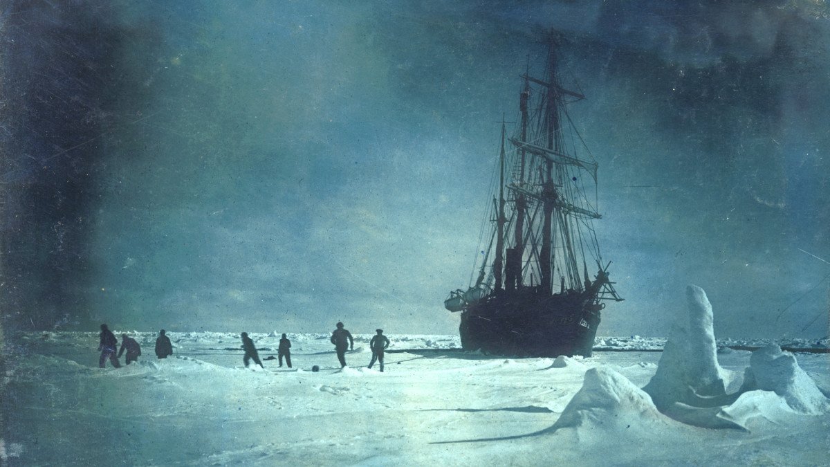 Extraordinary 1915 Photos from Ernest Shackleton’s Disastrous Antarctic Expedition