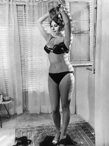 Sophia Loren: Stunning photos of a timeless Italian beauty