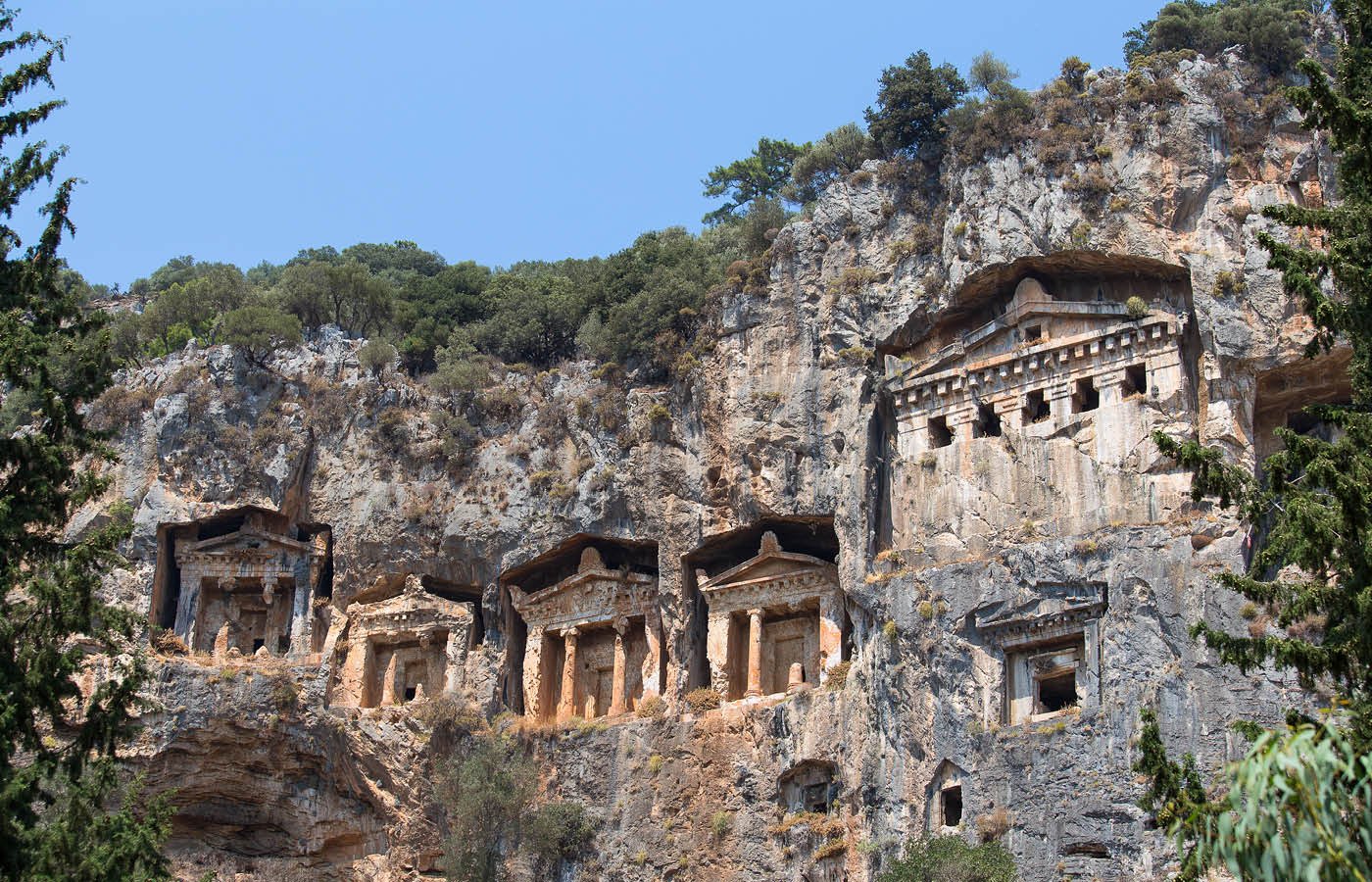 10 Majestic Ancient Structures Carved into Mountains