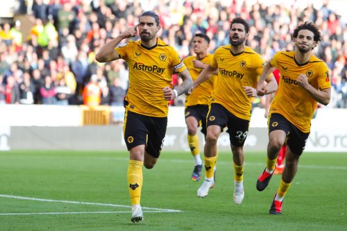 Martin Keown questions Wolves for letting Romain Saiss leave