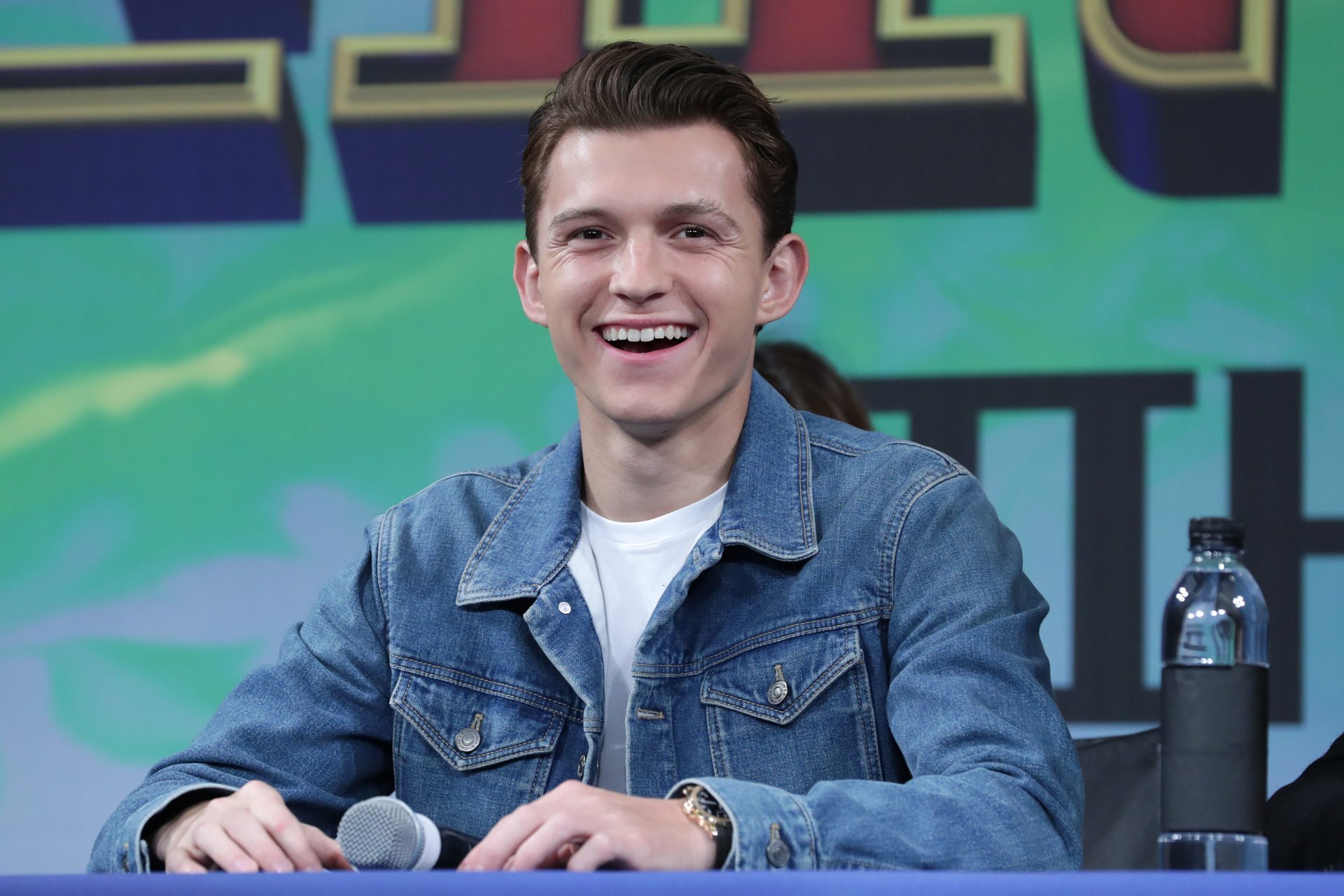 Fans Want Rihanna And Tom Holland To Dance To Umbrella At Super Bowl 