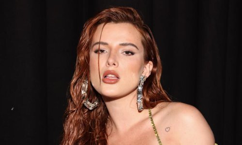 Bella Thorne Shows Off Her Curves In A Fun Blue Swimsuit Flipboard 6236