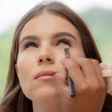 El truco viral para camuflar las ojeras más persistentes con colorete