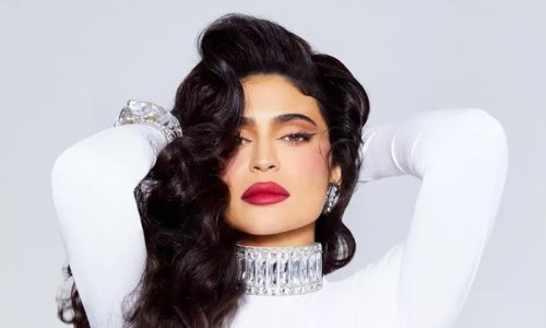 Kylie Jenner gives Old Hollywood glam in new photoshoot | Flipboard