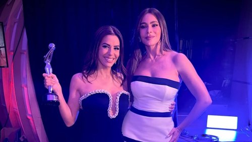 Sofia Vergara's stunning surprise honors Eva Longoria at Platino Awards