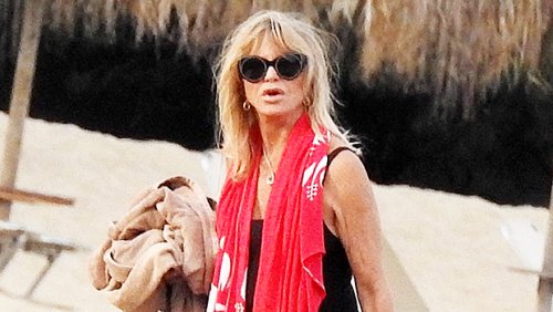 Goldie Hawn 77 Rocks Black Swimsuit As She Vacations With Kurt Russell In Greece Photos 