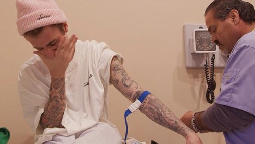 Justin Bieber Sleeps In Hyperbaric Oxygen Chamber & Relies On IV Infusions To Get Out Of Bed
