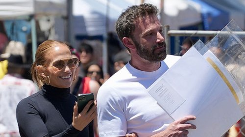 Ben Affleck & Jennifer Lopez Link Arms Heading To Melrose Trading Post: Photos