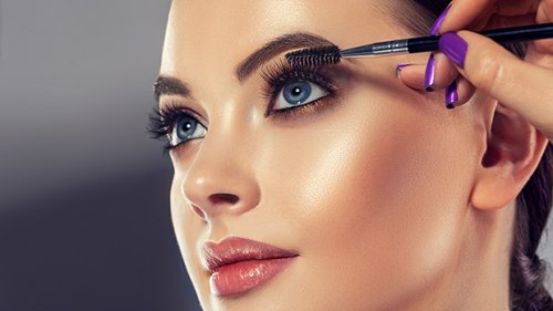 Here’s How To Get Longer And Fuller Eyelashes, According To TikTok