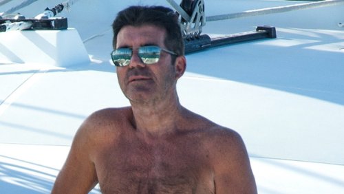 Simon Cowell 60 Shows Off 20 Lb Weight Loss While Shirtless And Kissing Gf Lauren Silverman