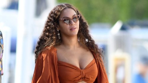 Beyonce Reportedly Arrives In Portofino Before Kourtney Kardashian & Travis Barker’s Wedding