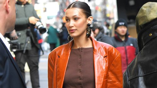 21 Celebs Slaying In Jeans & Blazers For Perfect Early Spring Looks: Bella Hadid & More