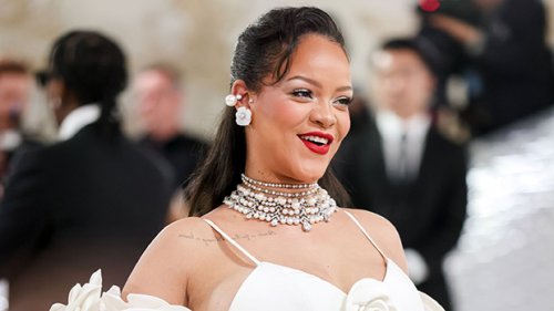 Rihanna Wears Massive Diamond Toe Ring For Night Out: Watch | Flipboard