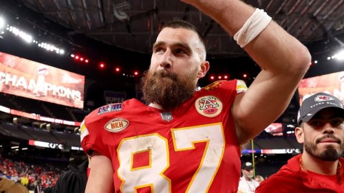 Travis Kelce to Host Celebrity Spinoff of ‘Are You Smarter Than a 5th Grader?’ | THR News Video