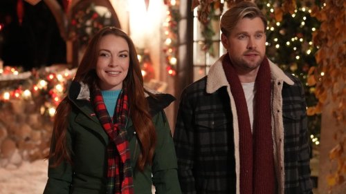 Lindsay Lohan Is an Heiress Suffering From Amnesia in Holiday Romance ‘Falling for Christmas’ Trailer