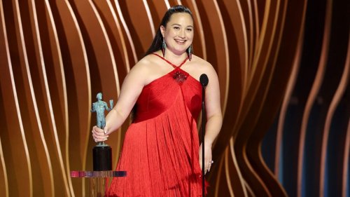 Lily Gladstone Makes History With Best Female Actor Win at SAG Awards, Encourages Others to “Keep Speaking Your Truths”