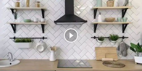 Cucina con Mensole a Vista: Organizza e Arreda con Stile