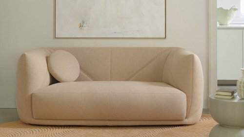Vela Sofa ‘Sails’ Into Your Living Room With its Simple, Linear Design