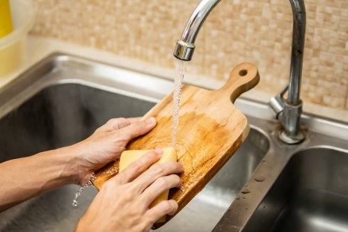 The Best Ways to Clean a Wooden Cutting Board