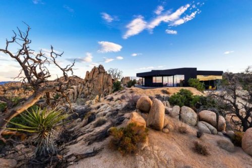 Black Contemporary House Like No Other In The High Desert