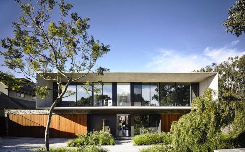 Concrete House Perfectly Fills A Square-Shaped Site In Melbourne