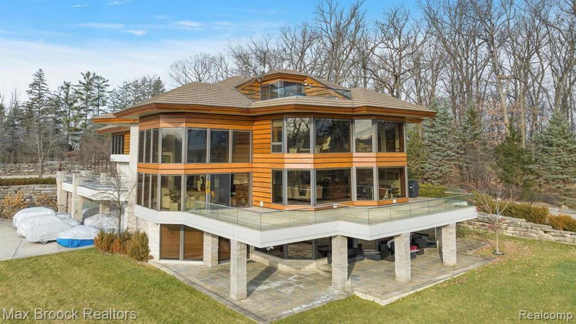 8. Discover This 7,568 Sq. Ft. Home in West Bloomfield, MI