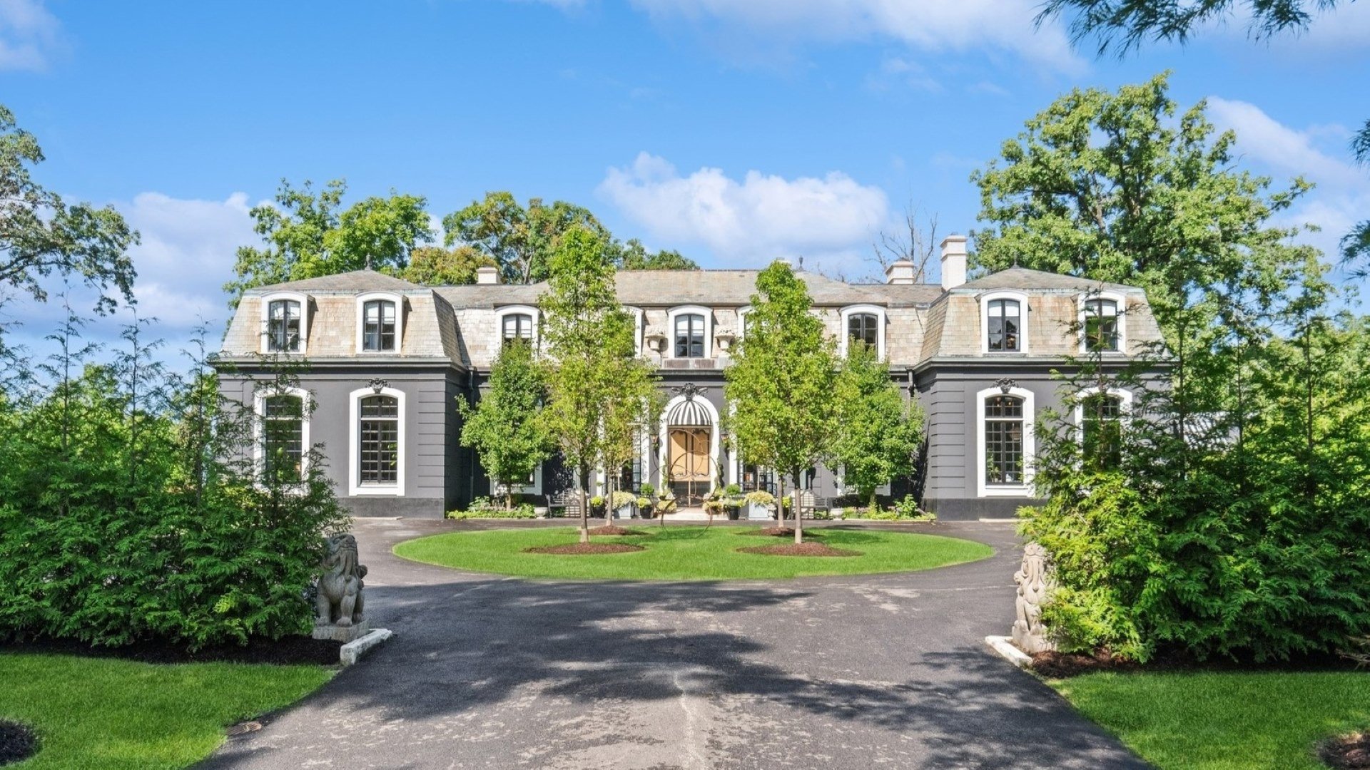 3. Tour This 7,905 Sq. Ft. Lakeside Mansion in Lake Bluff, IL