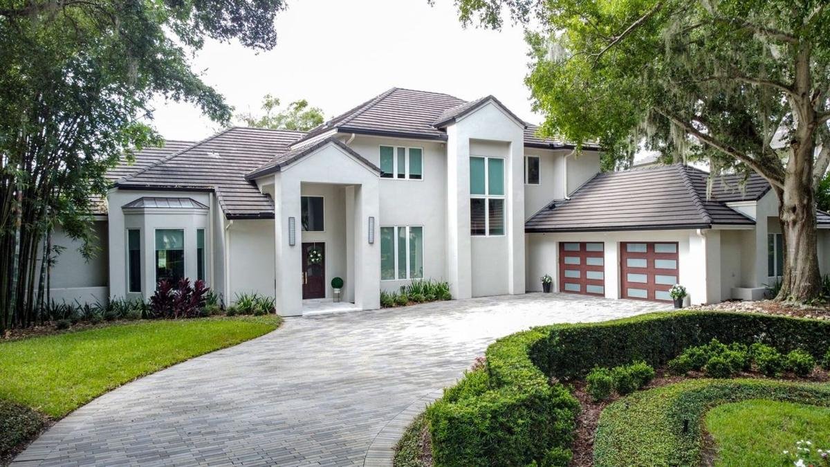 22. Explore This 5,565 Sq. Ft. Estate in Windermere, FL Overlooking an Arnold Palmer Golf Course