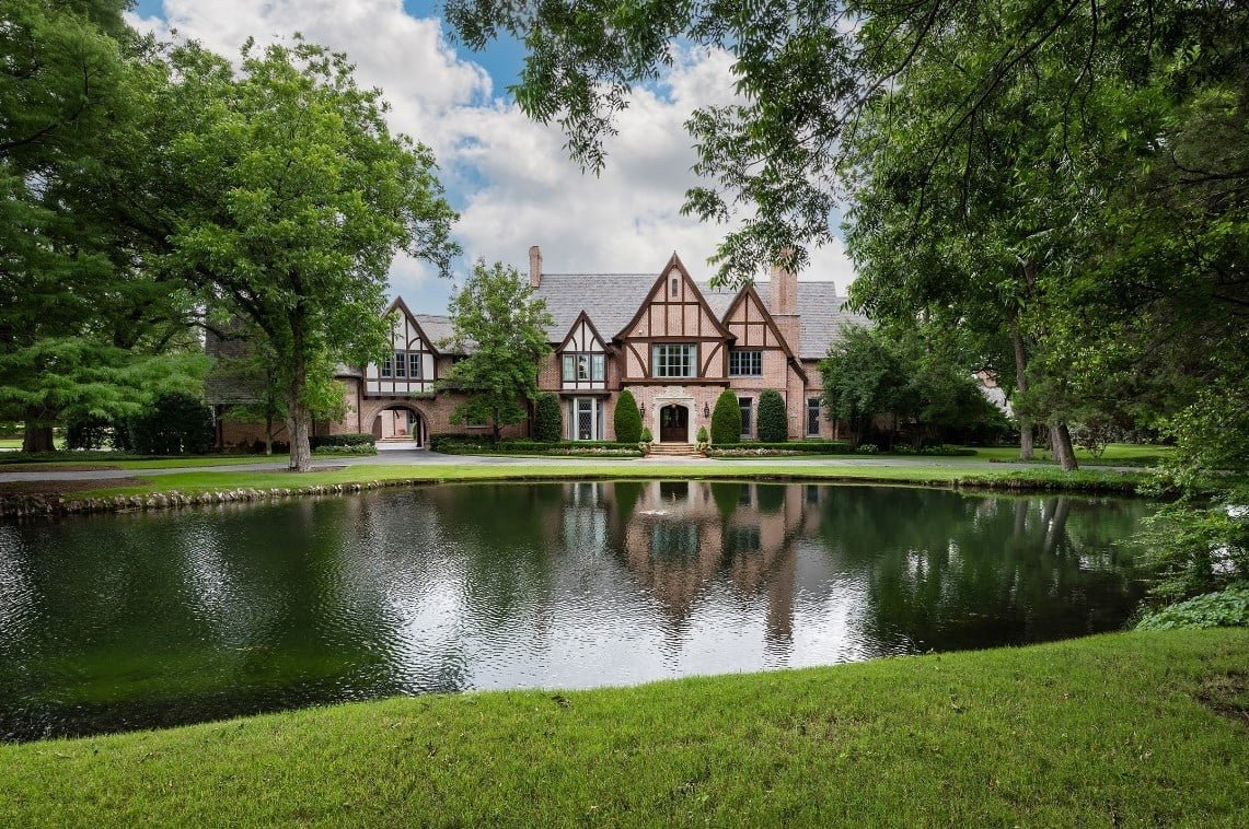16. Discover This 17,102 Sq. Ft. Modern Estate in Dallas, TX