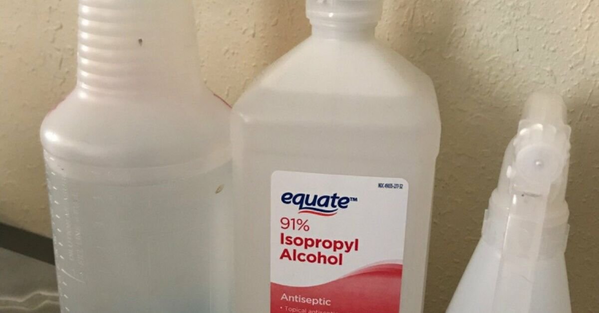 How to Clean with Rubbing Alcohol, so Many Uses DIY