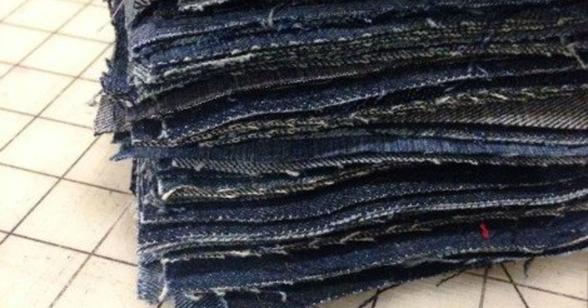 How to Make an Awesome Water-Resistant Picnic Blanket From Old Jeans