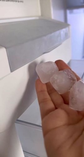 Why you should always put ice cubes in the dryer
