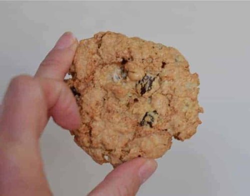 Classic Oatmeal Raisin Cookies: Simple Chewy and Soft Cookie Recipe