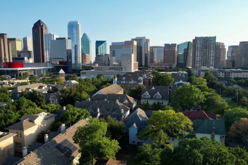 Dallas Weather Outlook: Sunny Skies and Rising Temperatures with Potential Midweek Showers