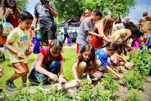 San Antonio to Host Eco-Friendly Earth Day Extravaganza at Woodlawn Lake Park