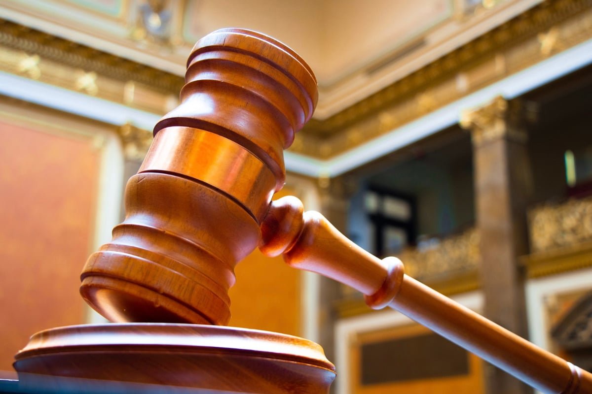 NY Man Sues Stake, Coinbase Over Underage Crypto Gambling