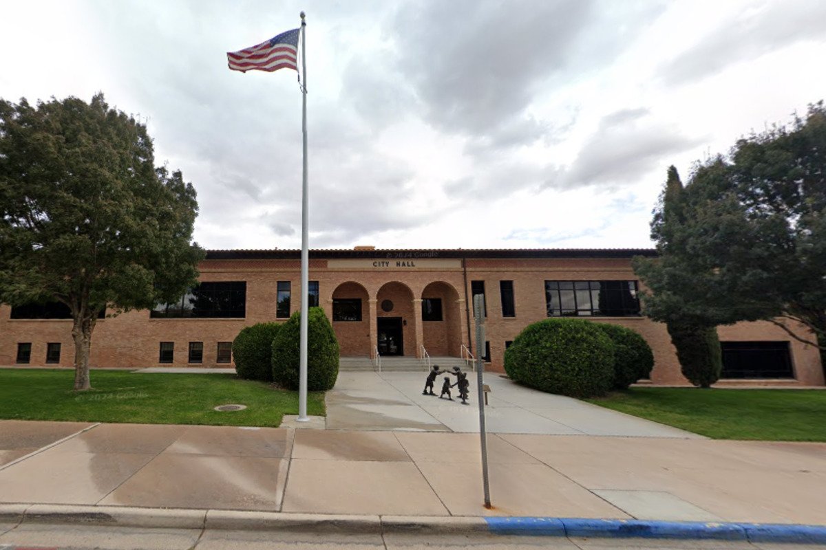 Boulder City, Nevada, Eyed for Prestigious Cashman Good Government Award Amidst Solar Energy Fiscal Boom