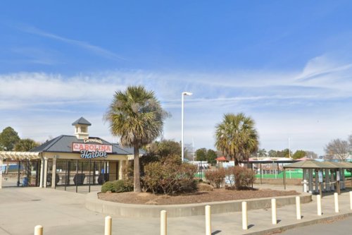 Carowinds to Launch Carolina Harbor Shore Club, An Adults-Only Pool Paradise with Swim-Up Bar Over Memorial Day Weekend