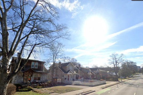 Knoxville Forecast: Sunny Spells and Showers with Gusty Winds Ahead, Says NWS