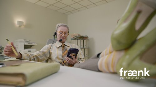 Charles & Charlotte: Fraenks charmante Kundenberaterin zeigt, wie einfach das Leben sein kann - HORIZONT