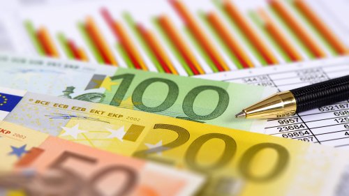 Werbeinvestitionen im April: Ausgerechnet Printanzeigen bescheren deutschem Werbemarkt ein Plus - HORIZONT
