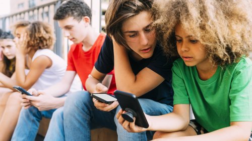 Postbank-Studie: Jugendliche sind etwas weniger online - aber deutlich mehr als vor Corona