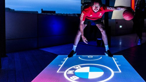 Video-Glasboden als Marketingtool: So inszeniert sich BMW beim FC Bayern München Basketball - HORIZONT