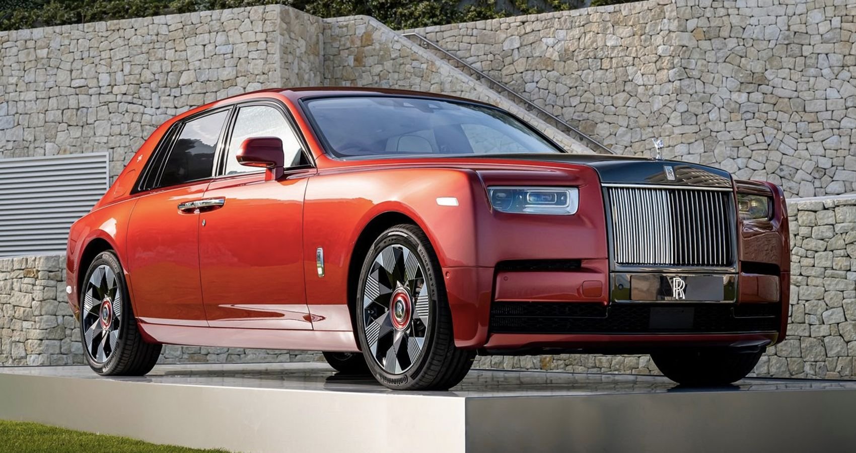 The World's Most Luxurious And Expensive Cars, Ranked