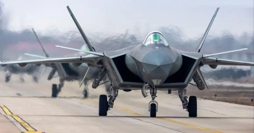 Here’s What Makes The Chengdu J-20 China’s Mightiest And Fastest ...