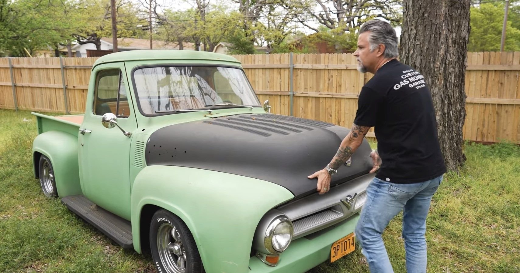 Richard Rawlings Checks Out A Field Full Of Classic Cars And Pickups