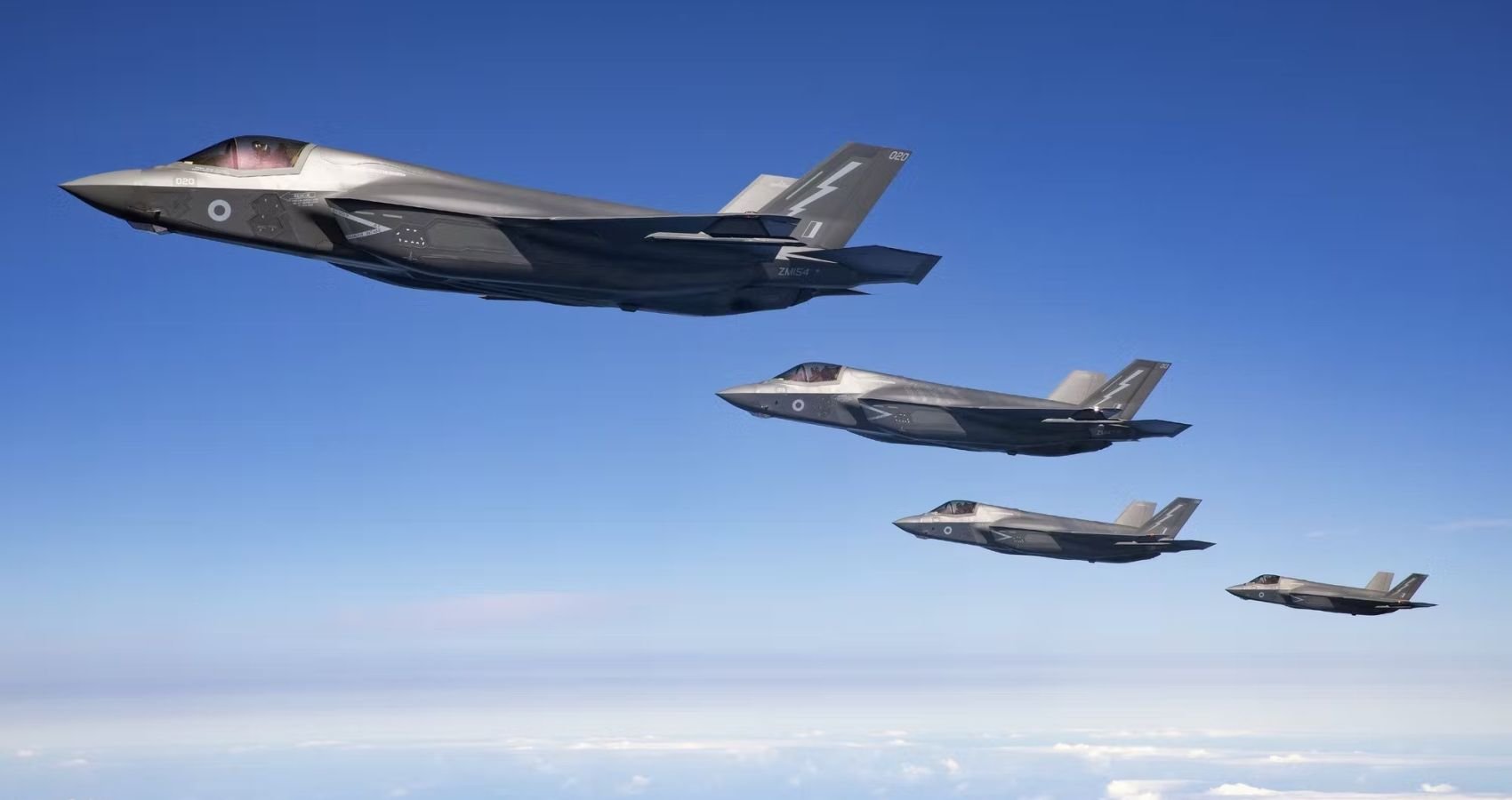 Here’s Why The F-35 Is Way More Advanced Than The F-22