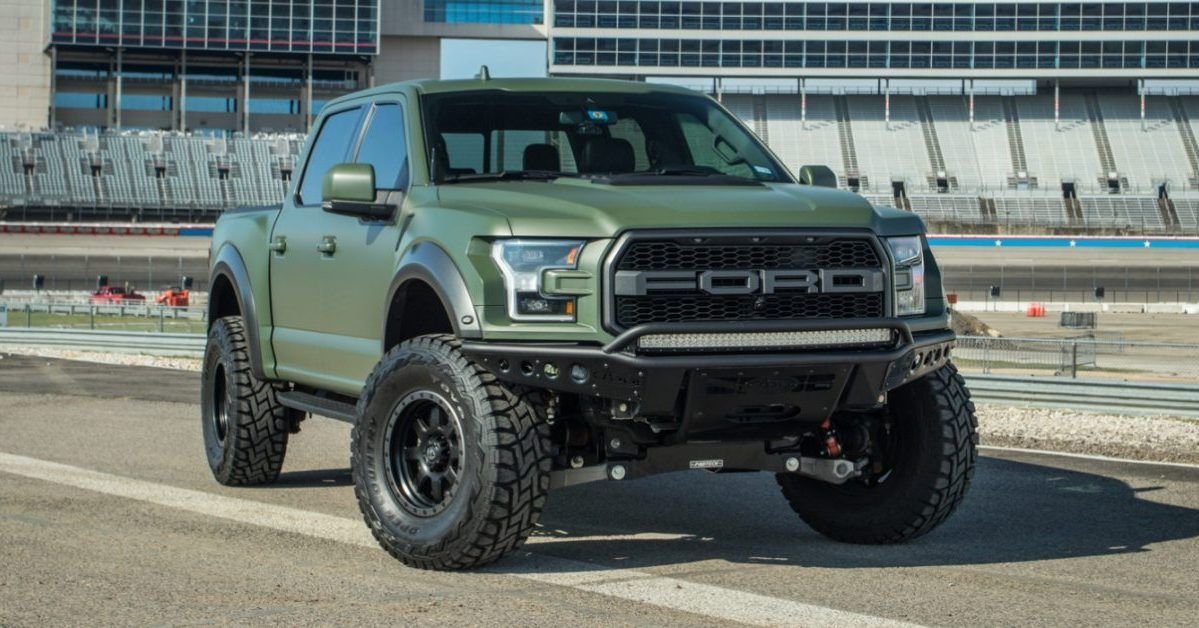 5 Trucks That Look Amazing When Slammed (5 That Look Incredible When Lifted)