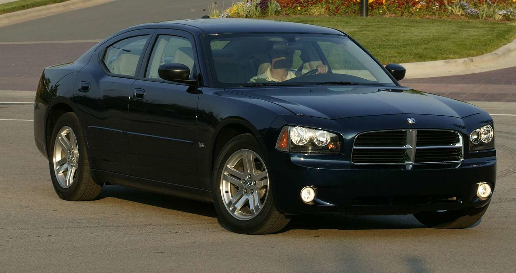 These Are The Best Sixth-Gen Dodge Charger Trims To Buy Used