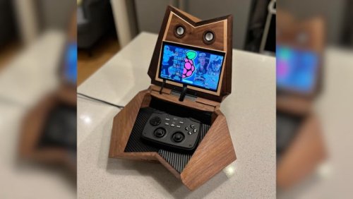 This Tasty Raspberry Pi Gaming Console Mod Baked In Walnut Looks Amazing